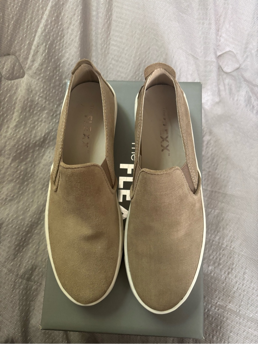 THE FLEXX Beige/Taupe Slip-On Suede Sneakers